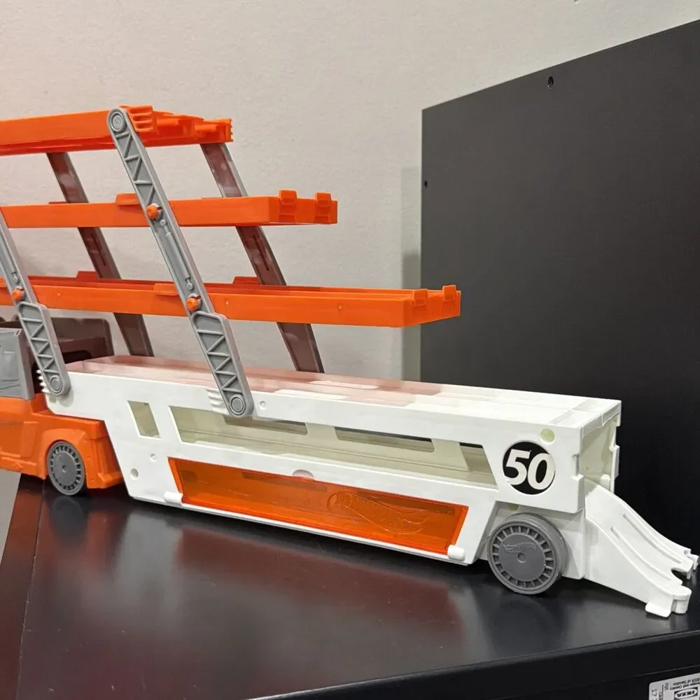 Hot Wheels Mega Hauler Truck Trailer Carrier Car Transporter for 50 Cars Toys